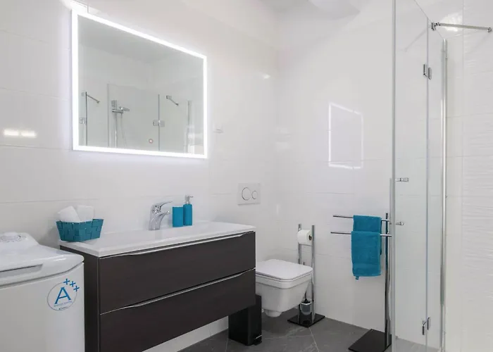 Vikendica 4 Bedroom Cozy In Medulin