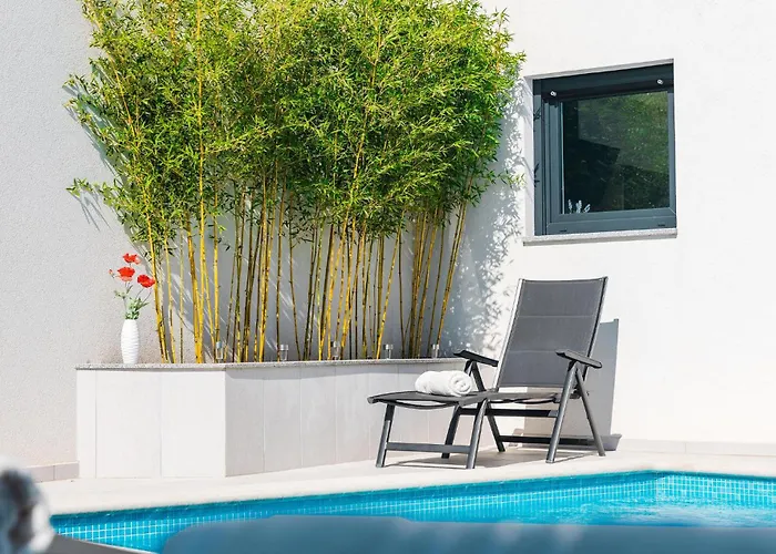 4 Bedroom Cozy In Vikendica