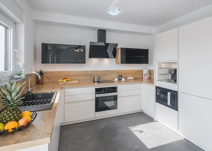 4 Bedroom Cozy In Vikendica