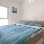 4 Bedroom Cozy In بيت للعطل