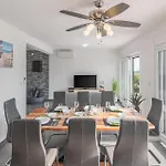 4 Bedroom Cozy In بيت للعطل ميدولين