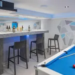 بيت للعطل 4 Bedroom Cozy In