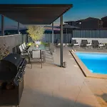 4 Bedroom Cozy In *