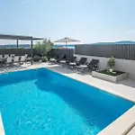 بيت للعطل 4 Bedroom Cozy In *