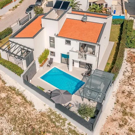 Holiday home Cozy In With Wifi Medulin